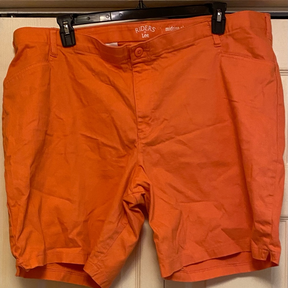 Riders by Lee Coral mid-length shorts